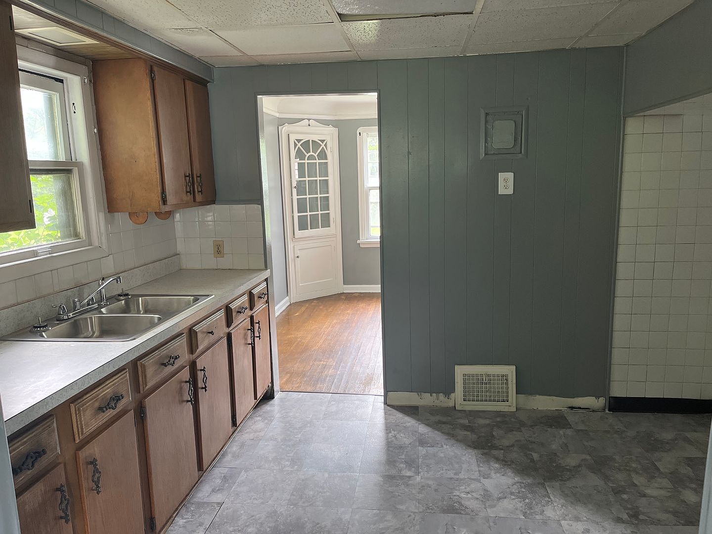 14117 Saybrook Ave, Cleveland, OH 44105 Zillow