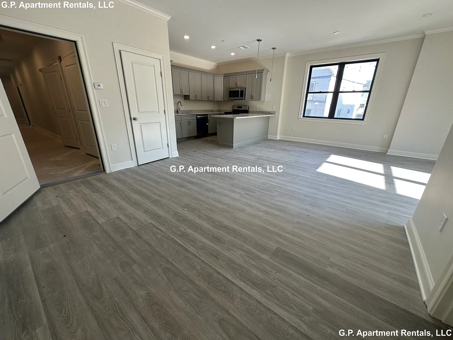 2 bed, $2,600 — Photo 4