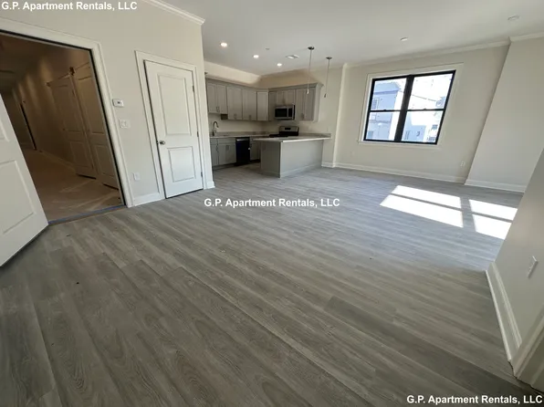 605 Broadway, Everett, MA