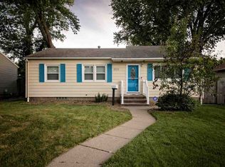 2909 Oak St, Bettendorf, IA 52722