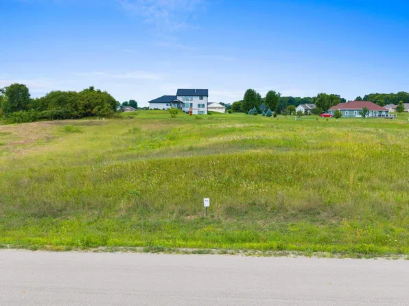 N205 Briarwood Ln, Fremont, WI 54940