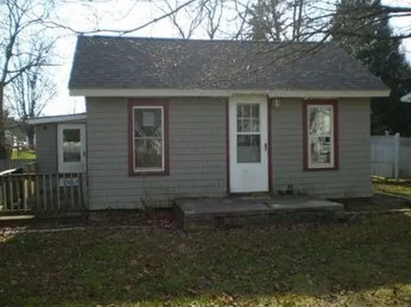 121 Litchfield St, Clinton, MI 49236