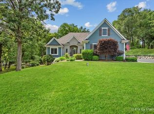 6407 Kingsbridge Dr, Cary, IL 60013