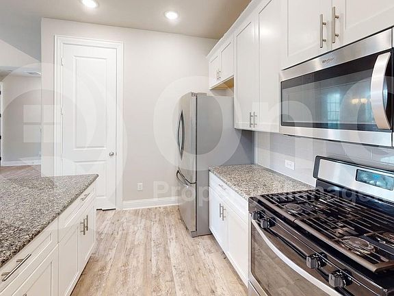 4th image of 2948 Galveston St