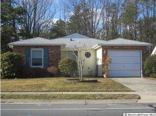 211 Lions Head Blvd S, Brick, NJ 08723