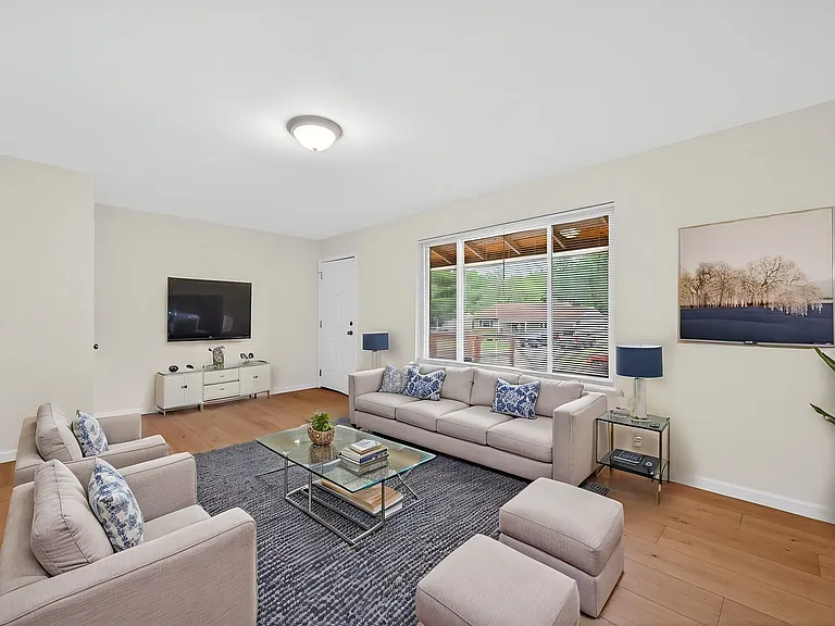17 Hill Pl — Photo 5