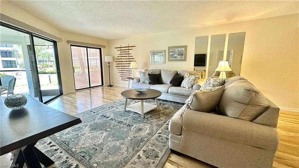 2 bed, 2.0 bath, 1430 sqft, $3,500 — Photo 3