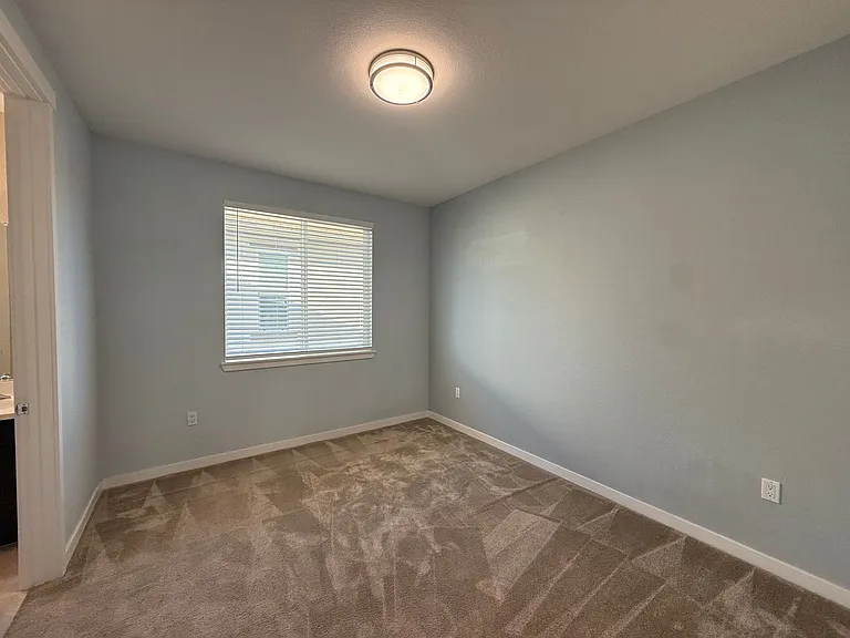 1261 Damasco Ln — Photo 13