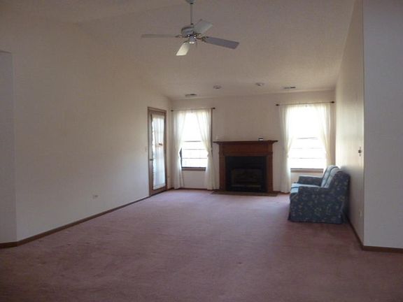 3rd image of 575 Catherine Ct #34-D