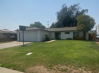421 W Hazelwood Dr, Lemoore, CA 93245