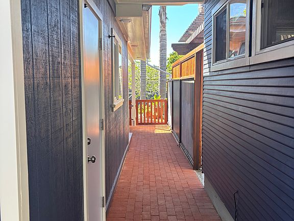 footpath to unit