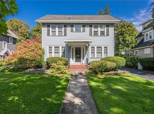 136 Warrington Dr, Rochester, NY 14618