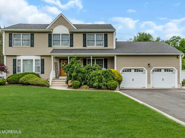1 River Drive, Farmingdale, NJ 07727