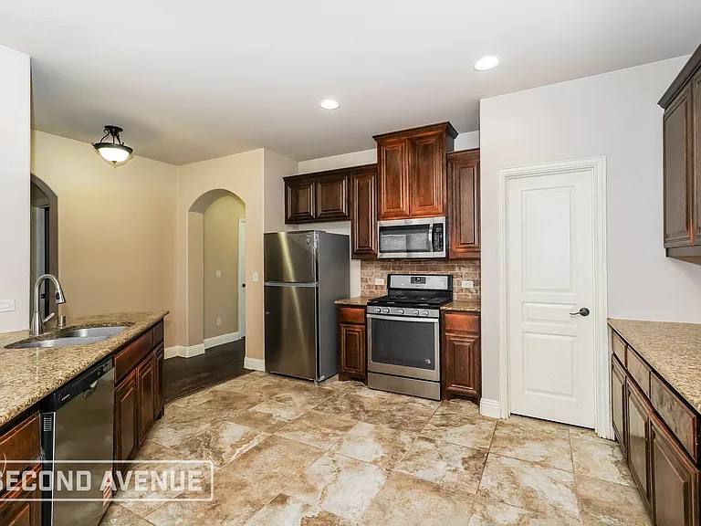 401 Bamborough Dr — Photo 10