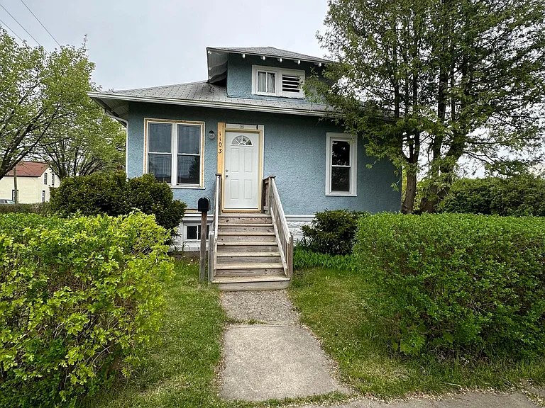 1103 Fitzhugh St — Photo 1