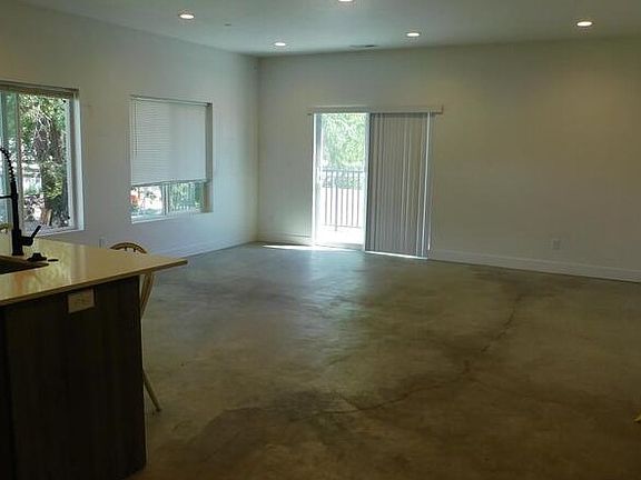 4th image of 3579 S 900 E #2B-2Ba-1210Sqft