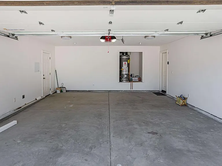 489 Clifton Ave — Photo 27