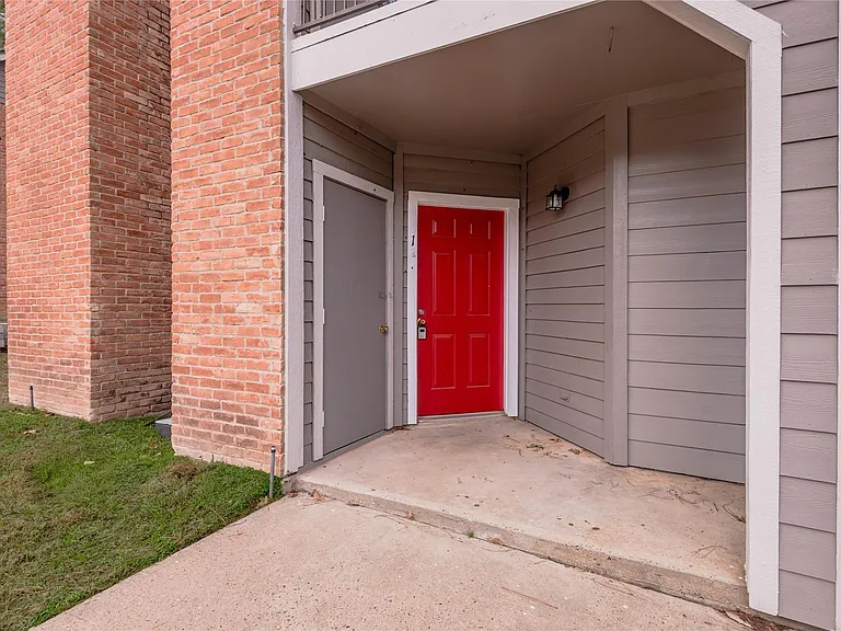 2402 Sycamore Ave #A1 — Photo 3