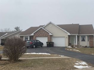 402 S Sunbeam Ct, Stillman Valley, IL 61084