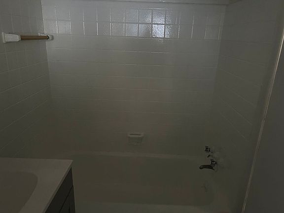 2nd image of 162 Burke St