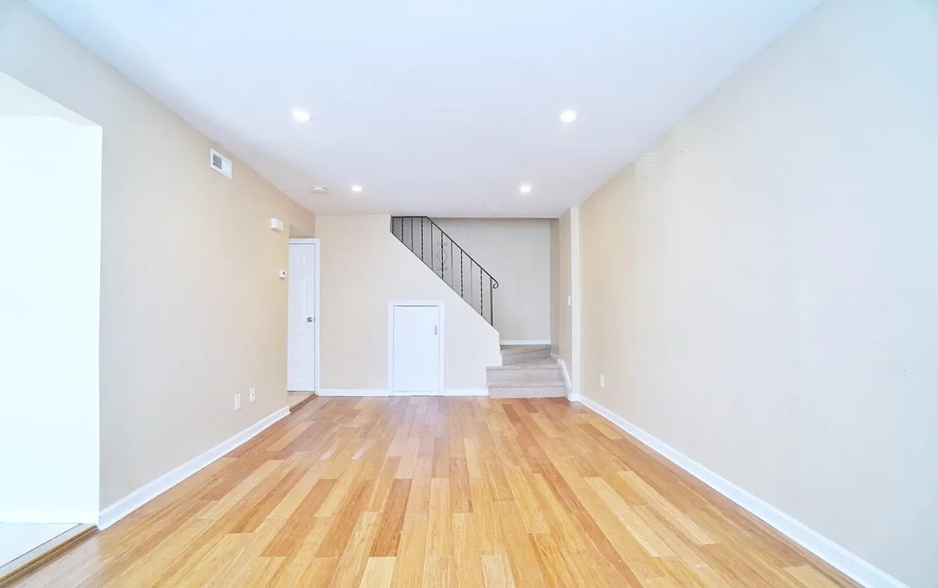 23A Lombard Ct, Staten Island — Photo 3