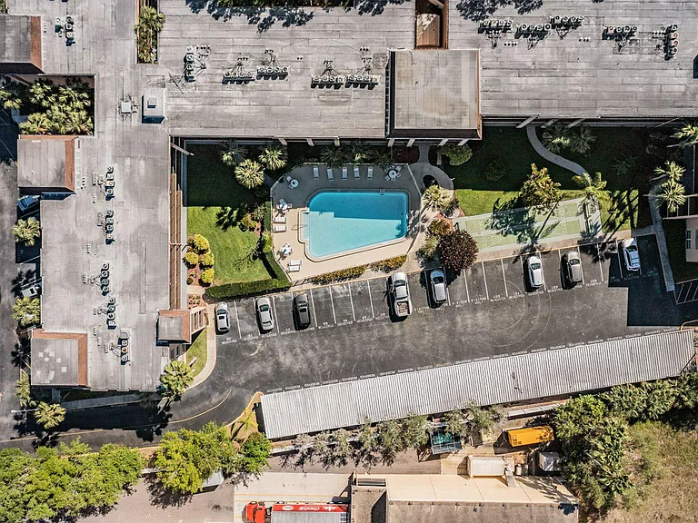 2525 W Bay Dr #B44 — Photo 37