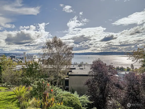 515 W Olympic Place #2, Seattle, WA 98119