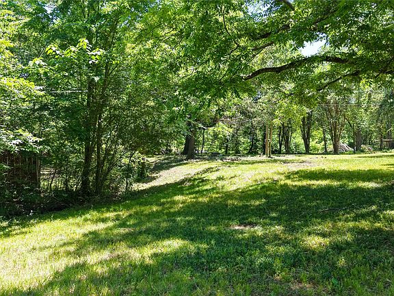 5th image of Summit Ridge Dr