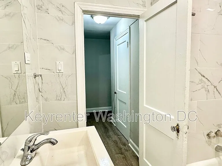 943 Bonifant St #5 — Photo 10