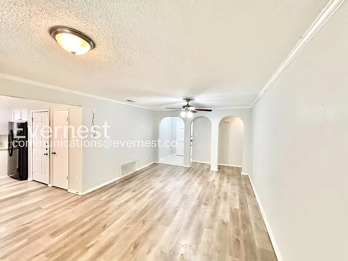 1505 Hanover Dr — Photo 8