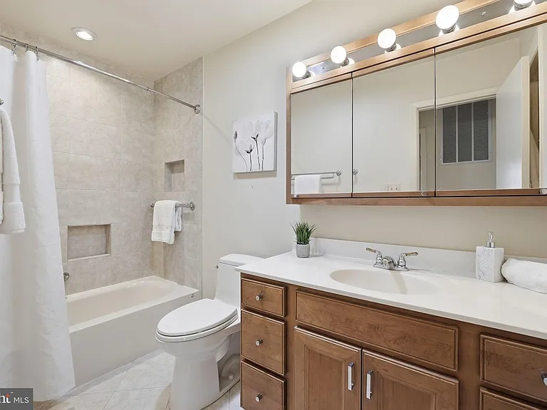 Private Bath for Room