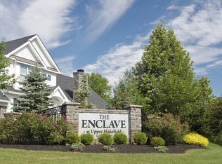 3 Hillyer Ln, Newtown, PA 18940