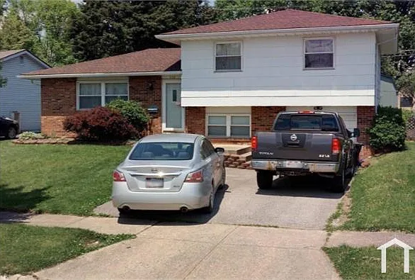 5 bed, $2,200 — Photo 1