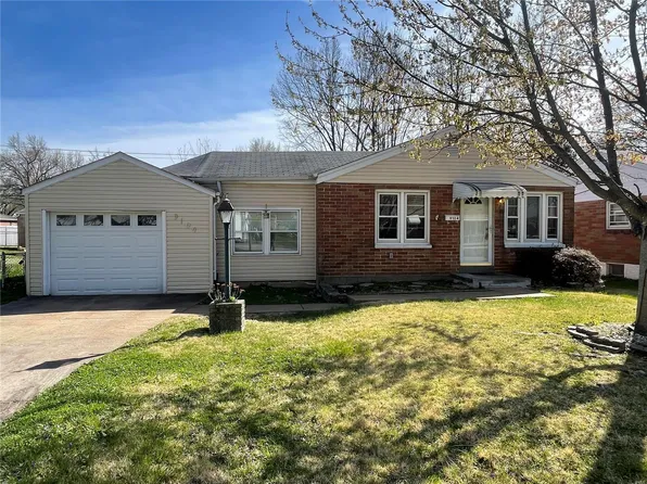 9104 Stansberry Ave, Saint Louis, MO 63134