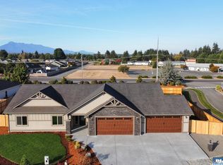10 Royal Loop, Sequim, WA 98382
