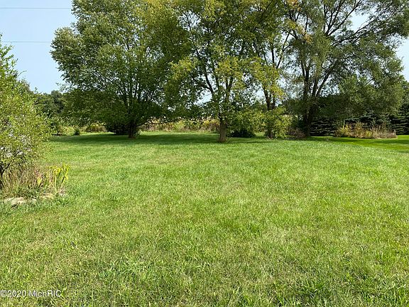 3rd image of 14526 Sherry Ln