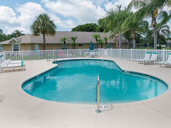 3rd image of 3920 Saint Armens Cir