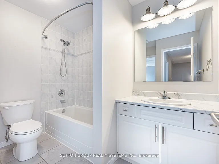 1152 Riddell Cres — Photo 23