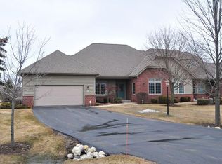 10948 N Essex Dr, Mequon, WI 53092
