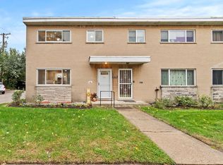 7249 N Campbell Ave #B, Chicago, IL 60645