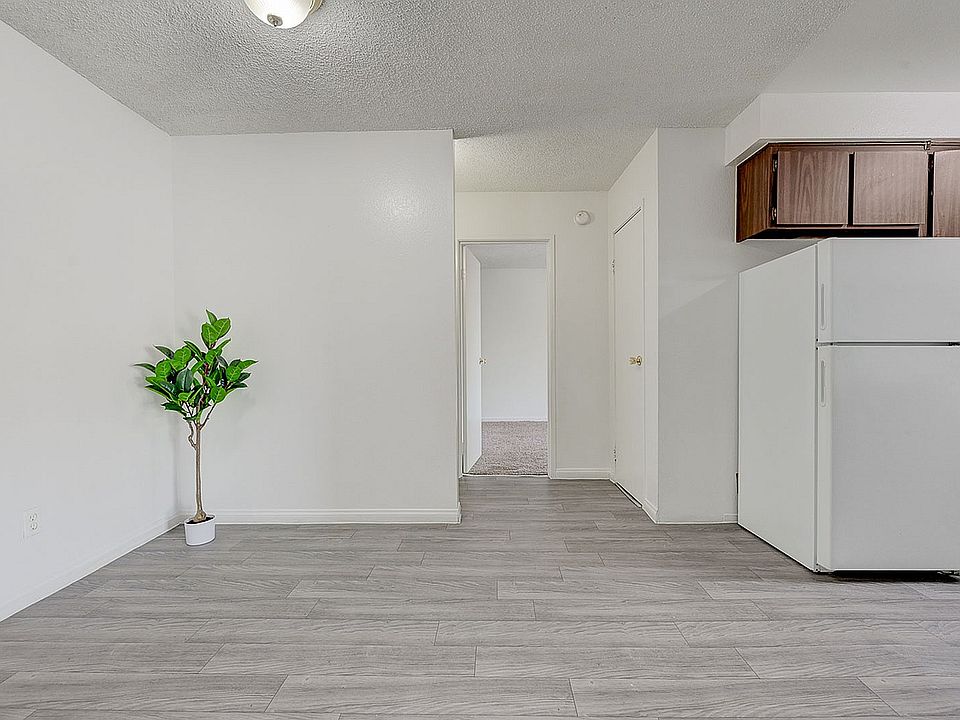 3940 Algonquin Dr-9