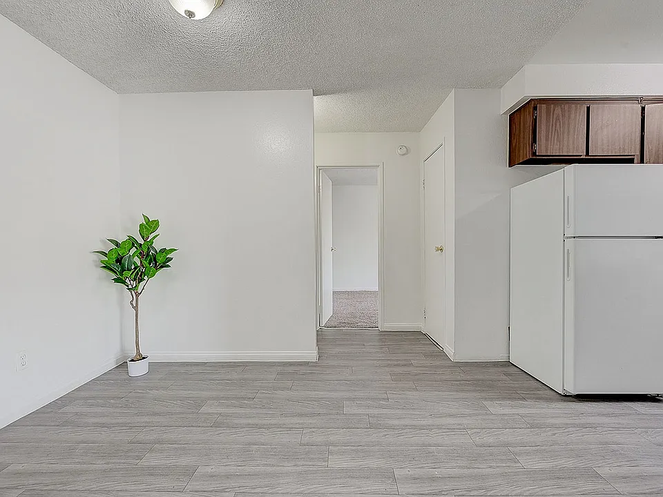 3940 Algonquin Dr-9