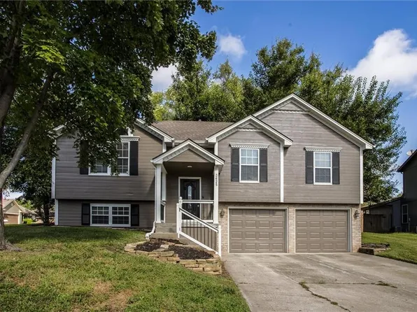 3625 NW Anchor Ct, Blue Springs, MO 64015