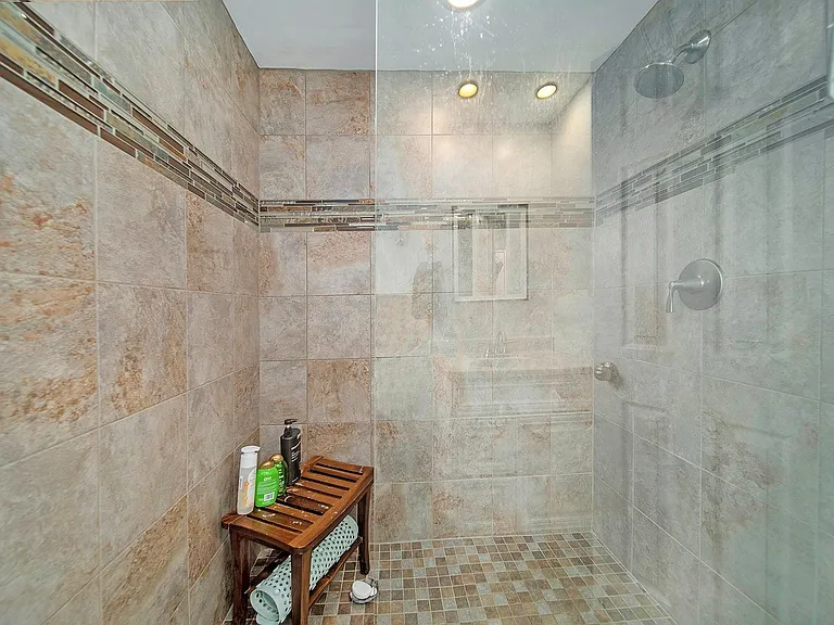2536 Alveston Dr — Photo 15