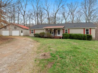 7637 Johnny Crow Rd, Lyles, TN 37098