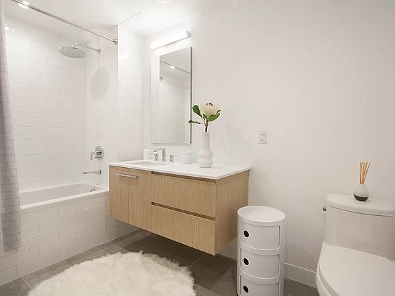 4th image of 77 Clarkson Ave APT 2D