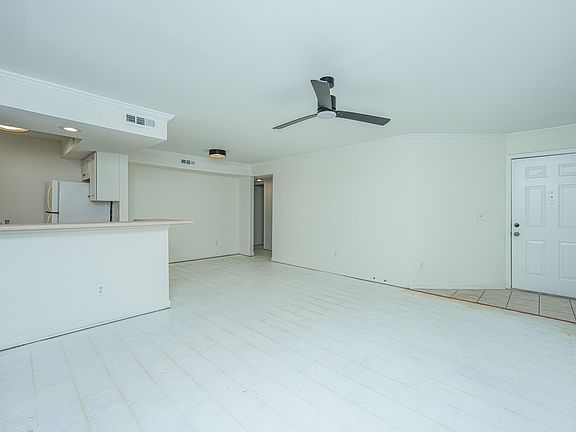 3rd image of 1839 Villa Maison APT B