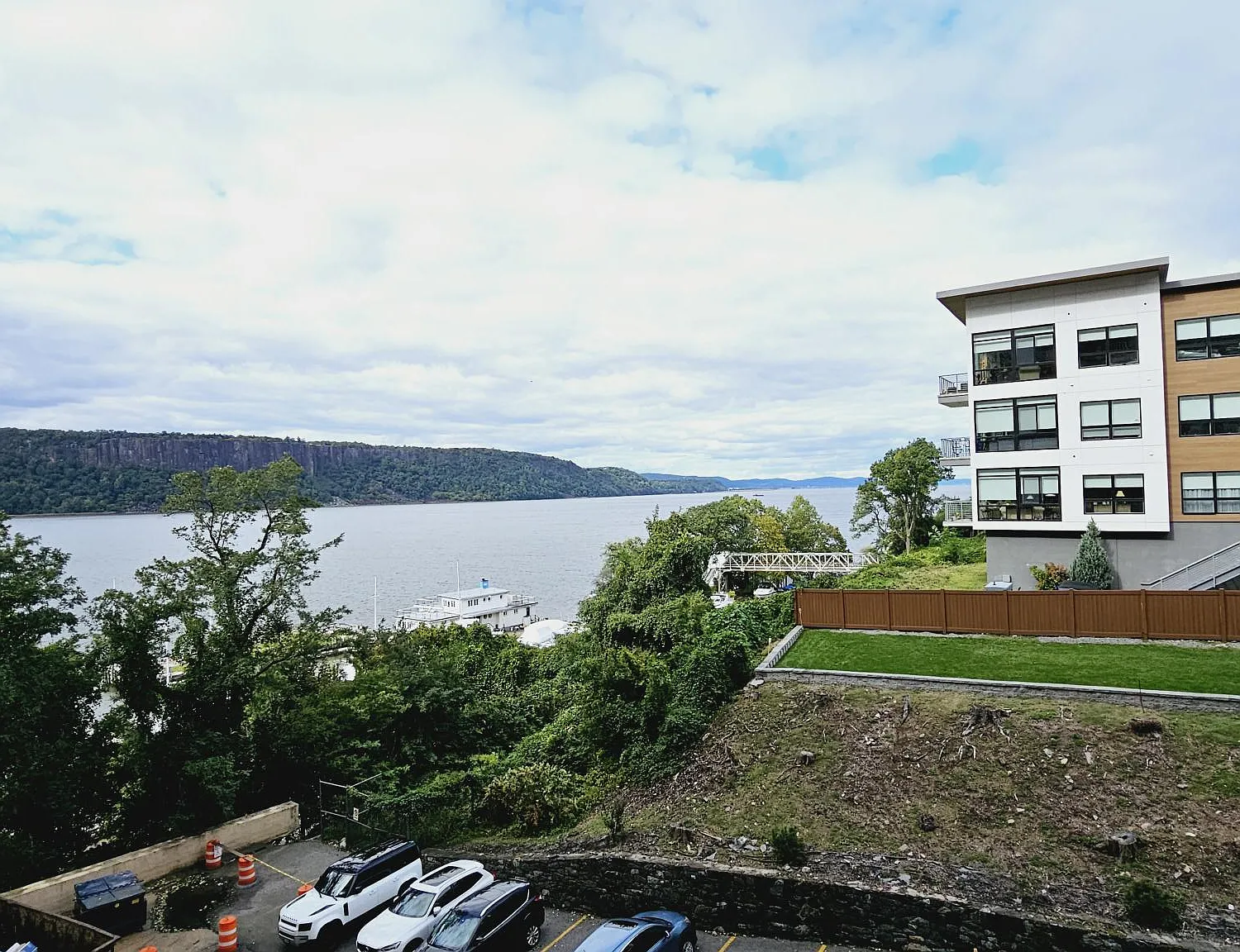 1 bed, 675 sqft, $2,700 — Photo 2