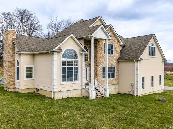 107 Breeze Hill Road, New Hampton, NY 10958