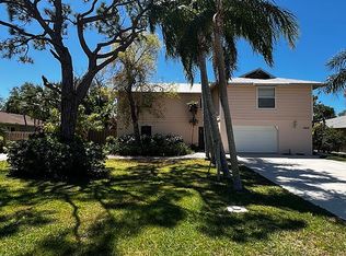 658 95th Ave N, Naples, FL 34108
